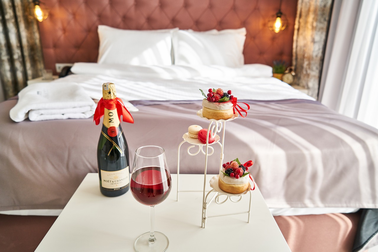 Tray with wine and money in a hotel room